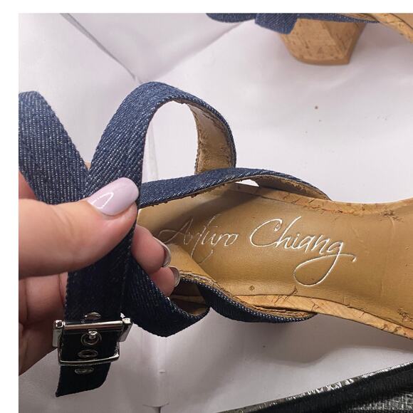 Arturo Chiang Cork Block Heel Navy Blue Denim Canvas Ankle Strap Sandal Sz 8M - Picture 3 of 7